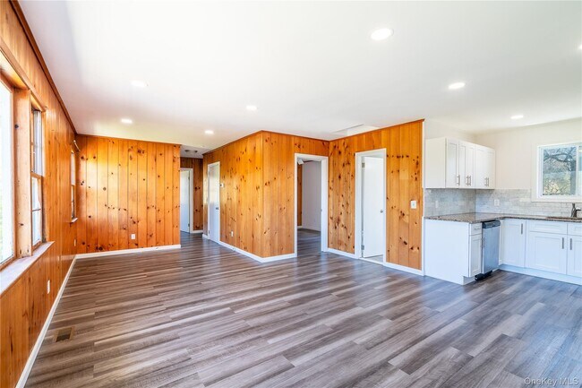 Foto del edificio - 315 Lake Dr