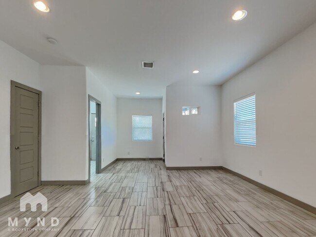 Foto del edificio - 1214 E Garfield St