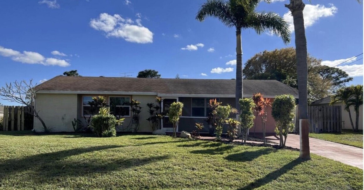 Foto principal - 450 SW Dagget Ave