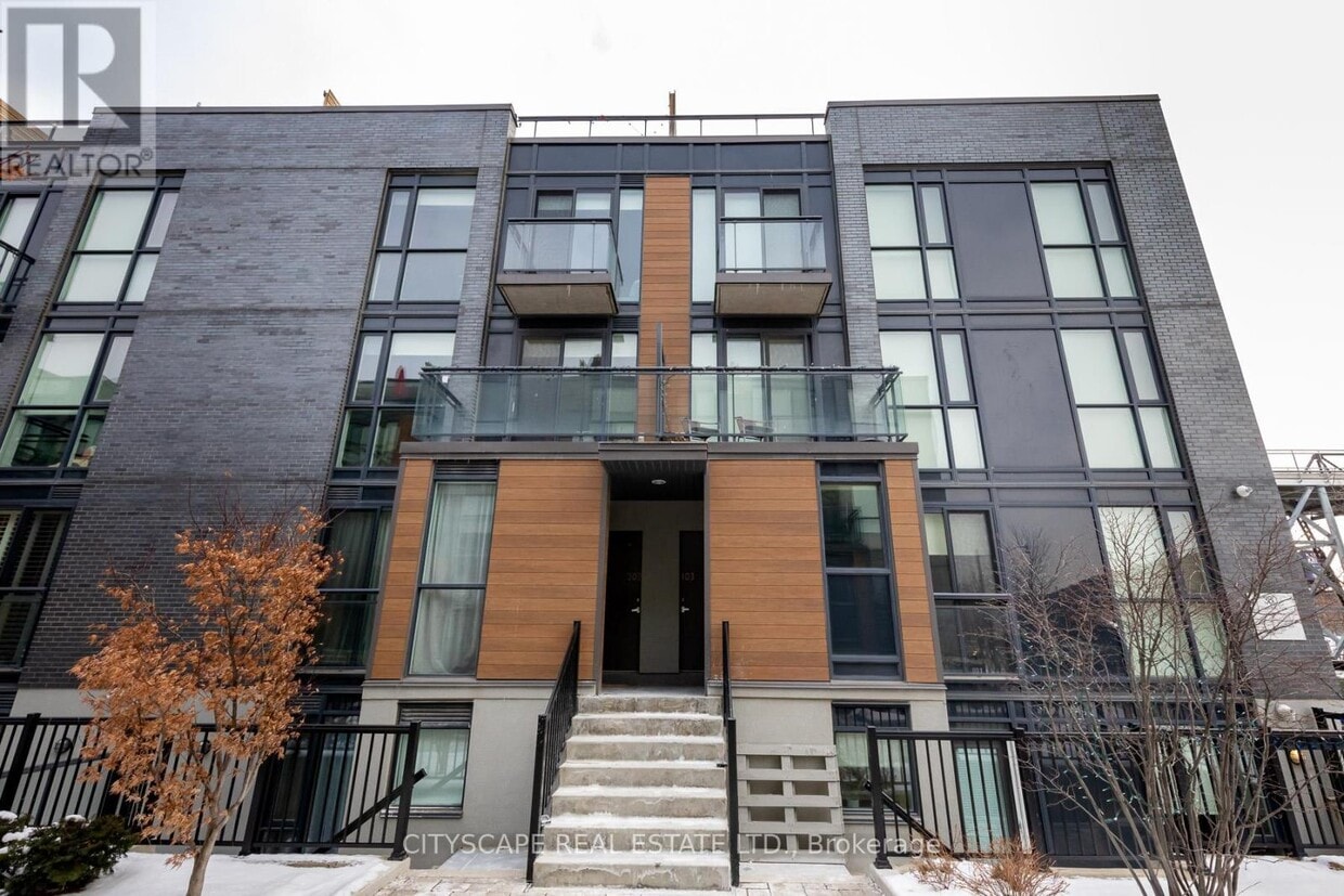 Primary Photo - 380-380 Wallace Ave