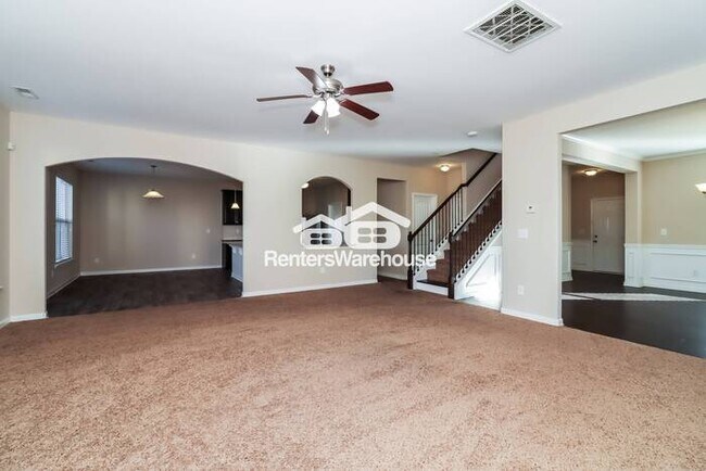 Foto del edificio - Grand 4 Bed x 2.5 Bath Home In Fairburn