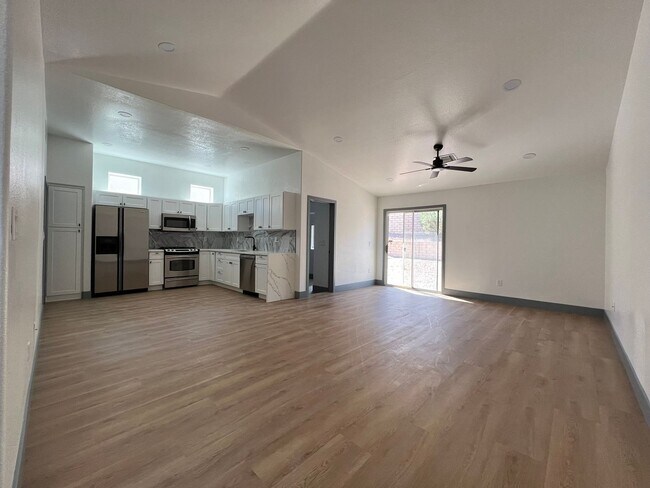 Foto del edificio - 10704 Paradise Point Dr
