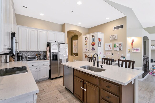 Building Photo - 9120 E Calle De Valle Dr