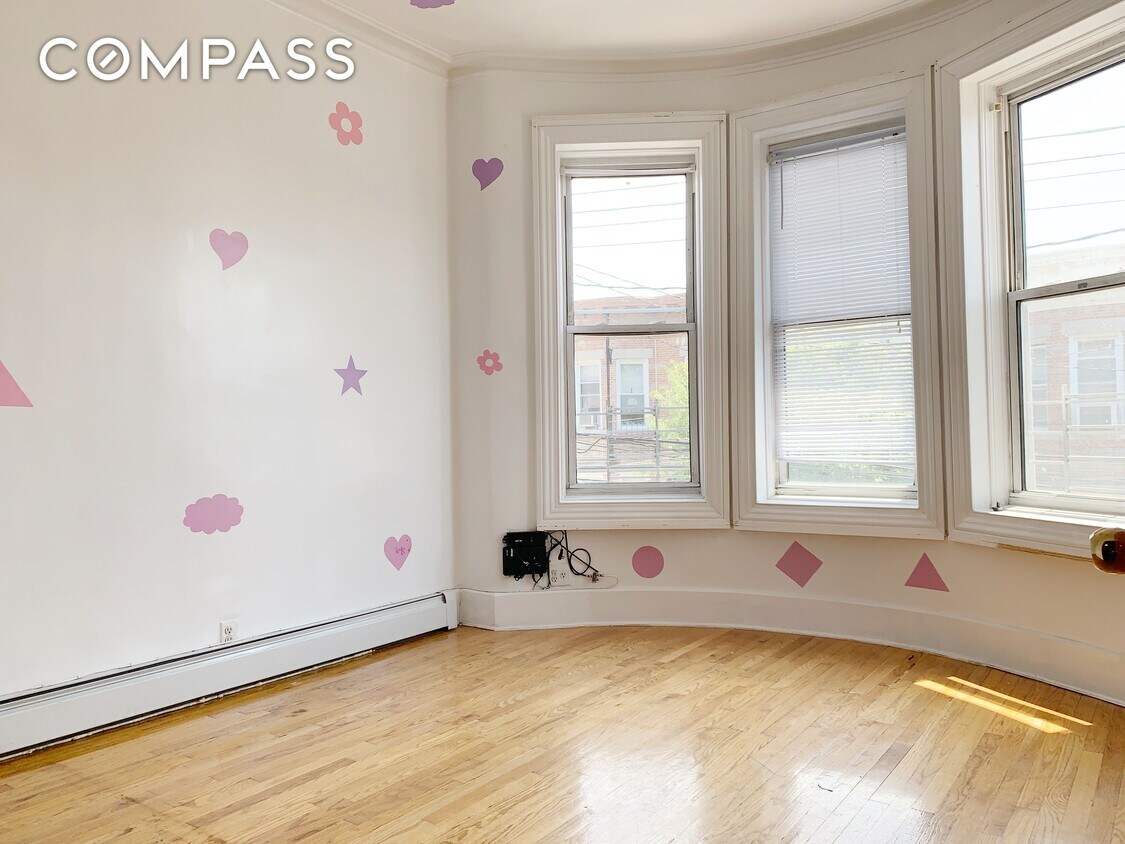 607373 67th Ave, Queens, NY 11385 Townhome Rentals in Queens NY