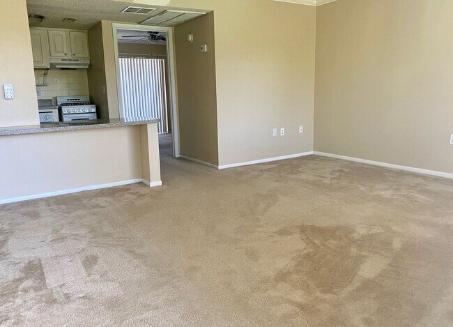Building Photo - 1 Bed/1 Bath Condo For Rent in Waterside a...