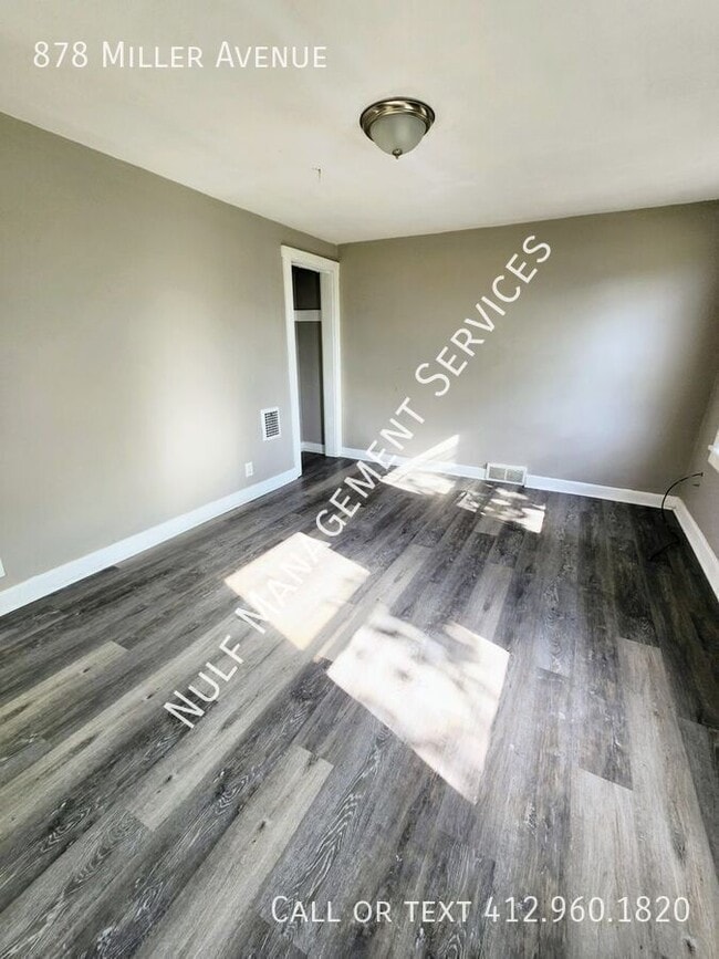 Building Photo - 878 Miller Ave