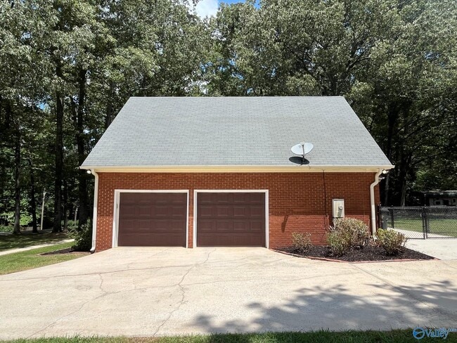 Building Photo - 146 Bob White Dr