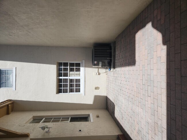 Foto del edificio - 2413 NW 7th St