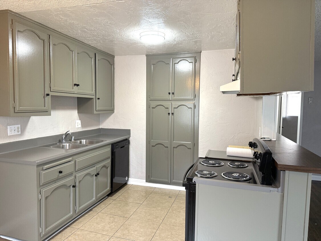 Foto principal - 3901 Green Ave