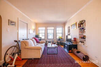 Building Photo - 1618 W Farwell Ave