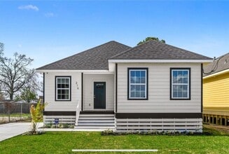 Building Photo - 216 Trudeau Dr
