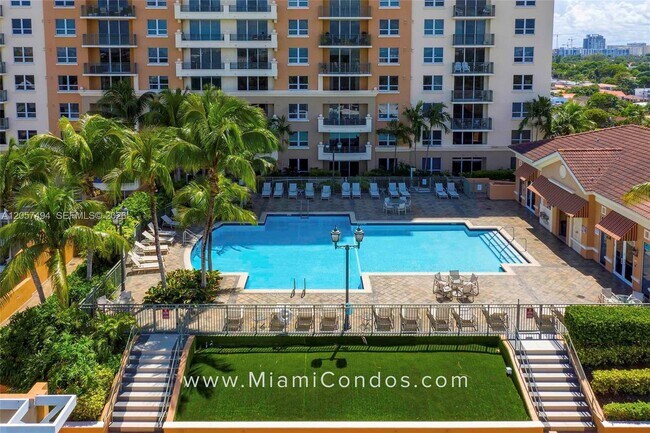 Foto del edificio - 3232 SW 22nd Terrace