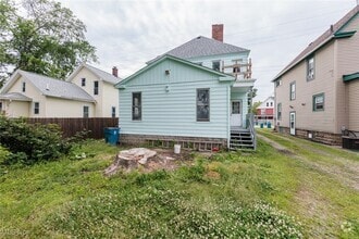 Building Photo - 1226 W Erie Ave