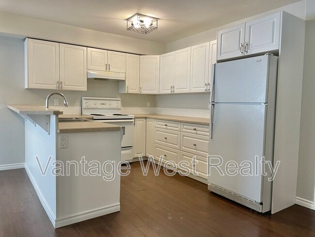 Building Photo - 2425-2425 Mt Baldy Dr