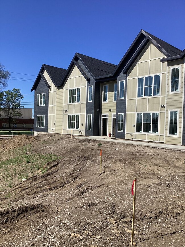 Foto del edificio - Park Indy Rowhomes