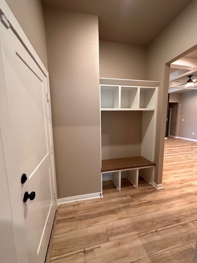 Building Photo - Beautiful home in Lorena ISD