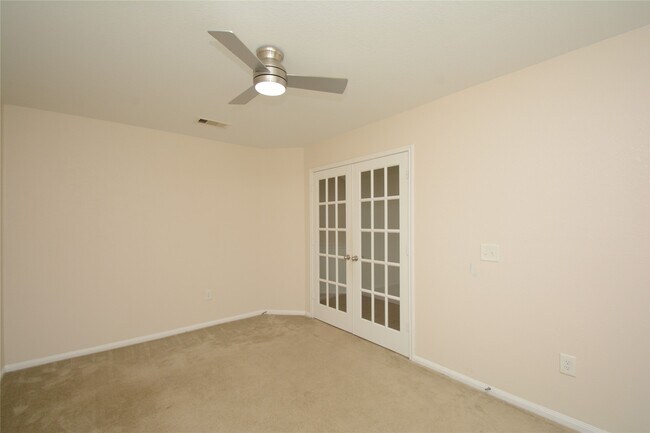 Foto del edificio - 15407 Key Crest Ln