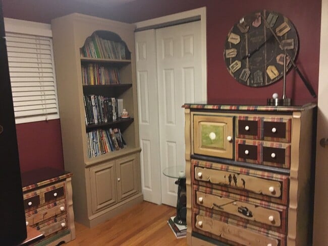 Bedroom 3 - second view - 924 Byford Boulevard