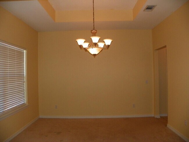 Building Photo - 2468 Bowling Green Way