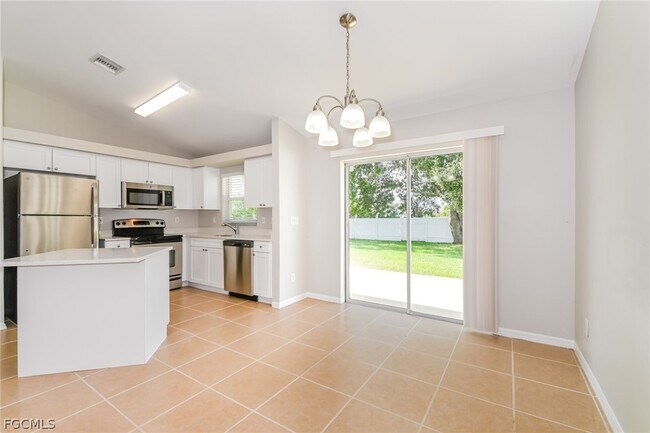 Building Photo - 1804 NE 21st St