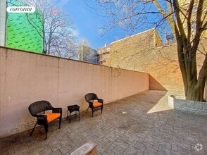 Building Photo - 245 W 134th St