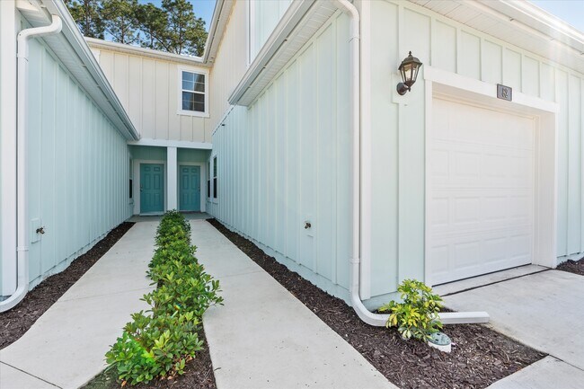 Building Photo - 82 Vero Dr