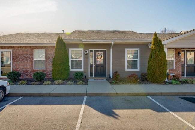 Building Photo - 1040 Charlie Daniels Pkwy