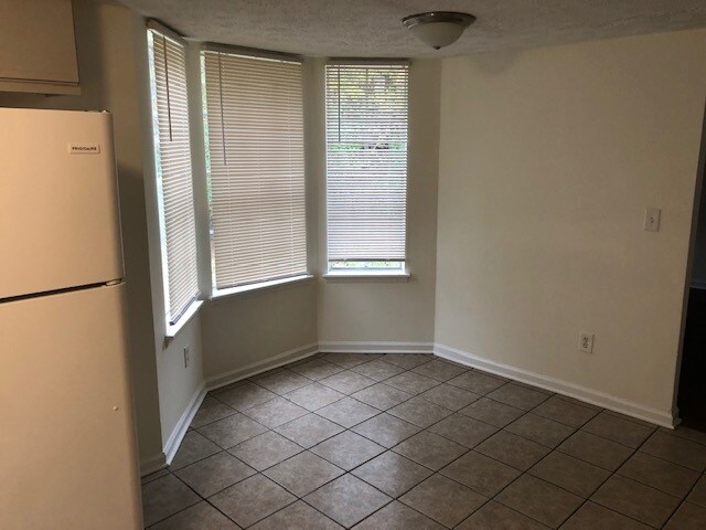 Foto del edificio - 5709 Rock Rd