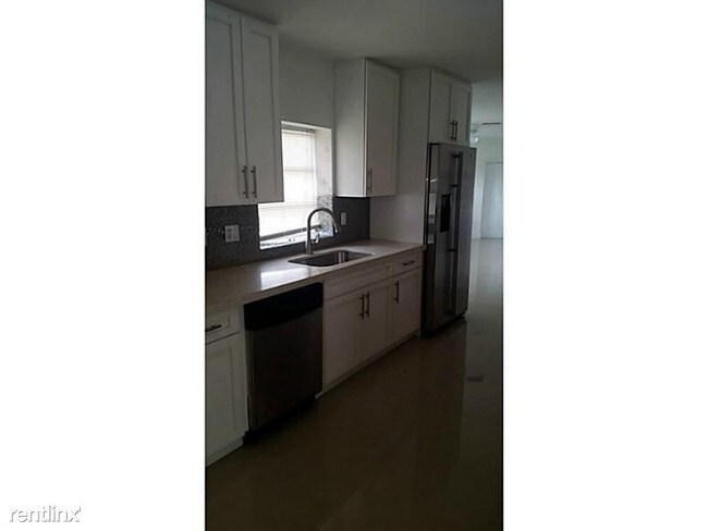 Building Photo - 5901 W Broward Blvd