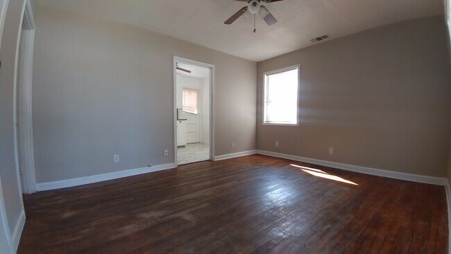 Foto del edificio - Location....Location....Location....