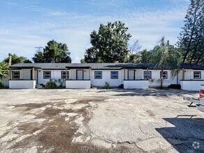Building Photo - 4605 N Hubert Ave