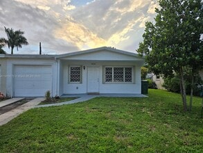 Building Photo - 4973 SW 92nd Terrace
