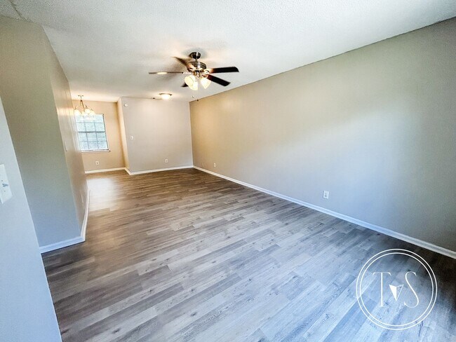 Building Photo - 258 Garden Cir