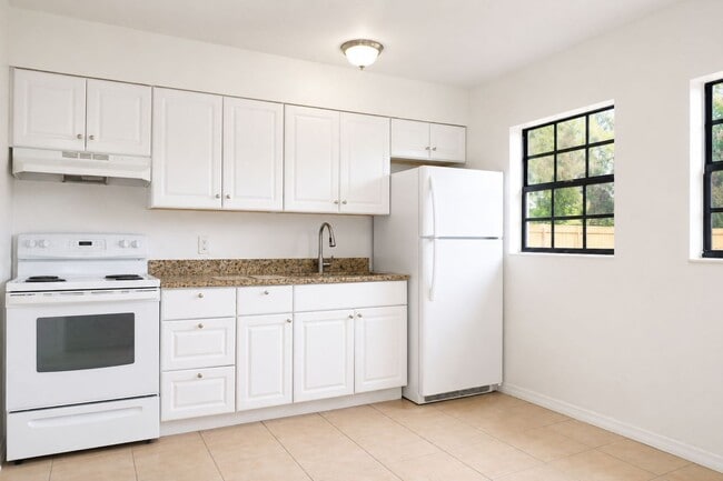 Building Photo - Coming Soon! 3 Bedroom, 1 Bathroom Home for Rent in Apollo Beach!