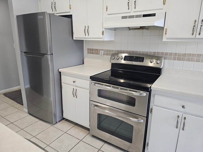 Building Photo - 290 N 500 W