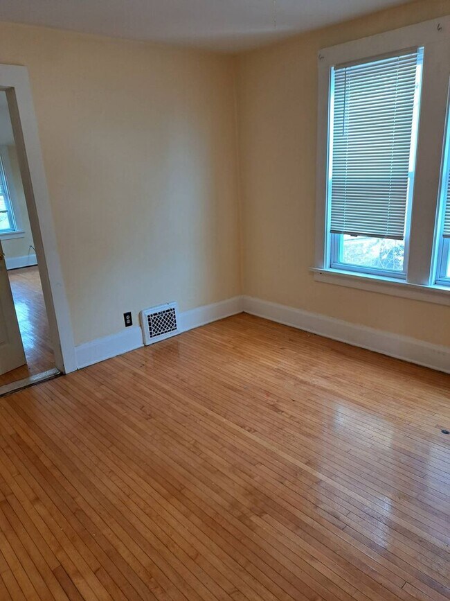 Foto del edificio - Beautiful Large Home for rent