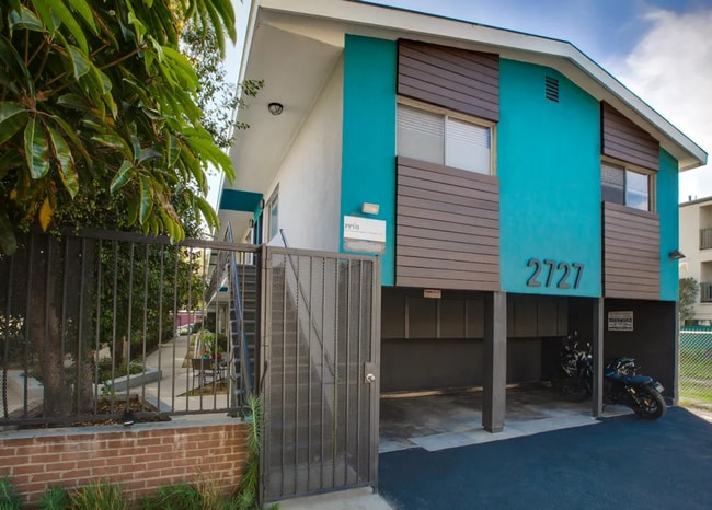 Building Photo - 2727-2741 Abbot Kinney Blvd