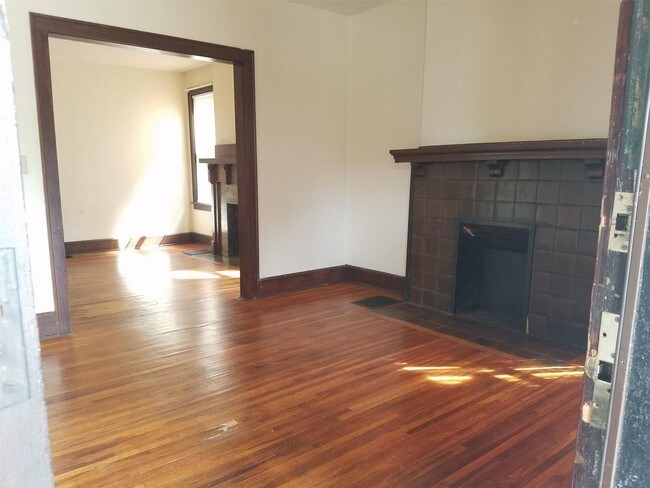 Building Photo - 1376 N 4th St