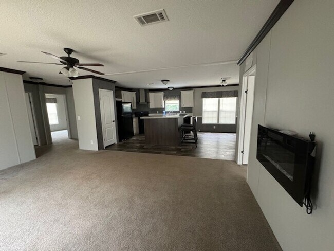 Foto del edificio - Beautiful 3/2 Mobile Home w/ Lawn Maintenance Included