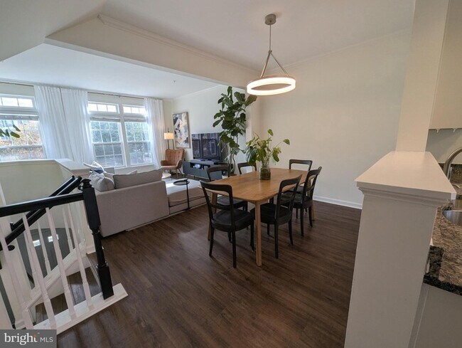 Foto del edificio - 2922 Huntington Grove Square