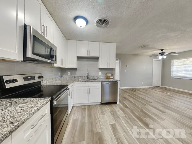 Foto del edificio - 10916 N 14th St