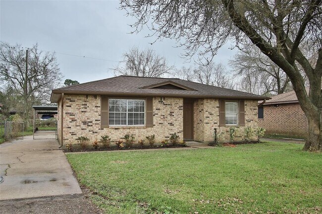 Building Photo - 4817 Cedar St