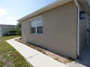 Building Photo - 601 SW Haas Ave