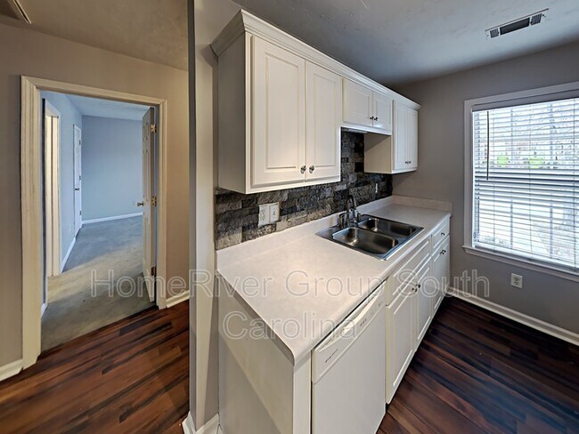 Foto del edificio - 346 Elders Pond Cir