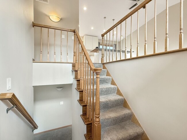 Building Photo - 9725 Pallisades Cir