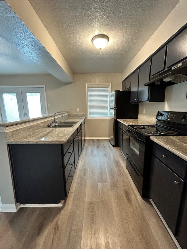 Foto del edificio - 3901 Woodchase Dr