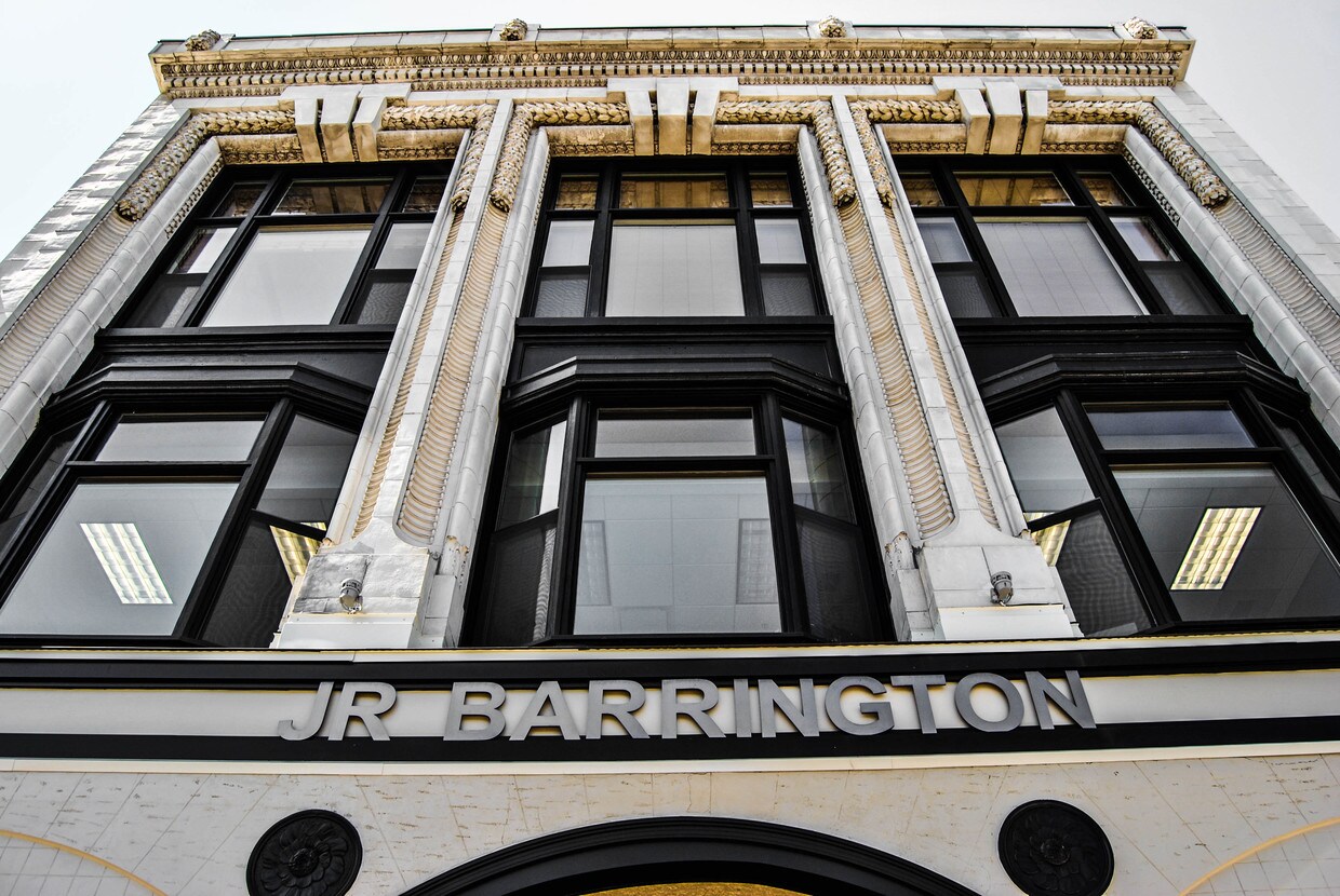 Foto principal - JR Barrington Building
