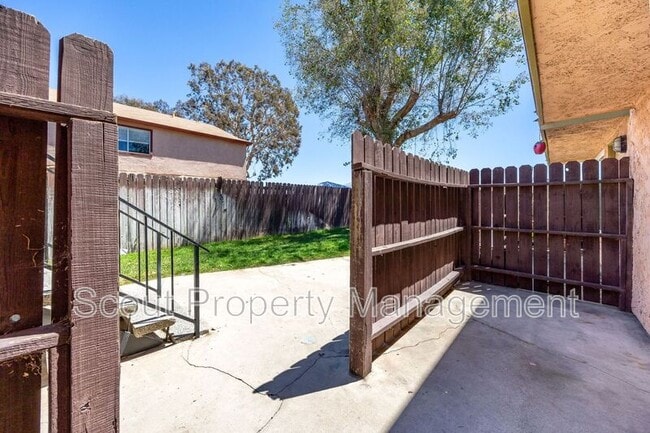 Building Photo - 28911 Calle Del Lago
