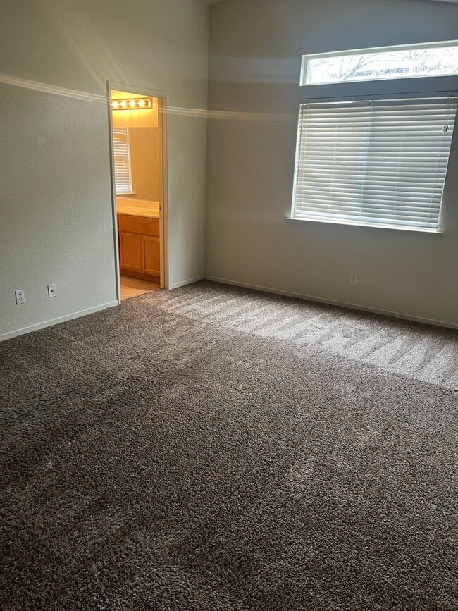 Building Photo - Cute 3 Bedroom 2 bath Home