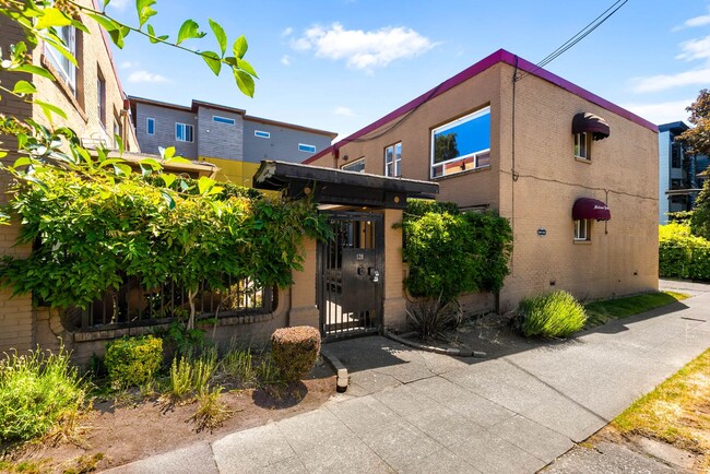 Photo - 120 14th Avenue #12 Apartment